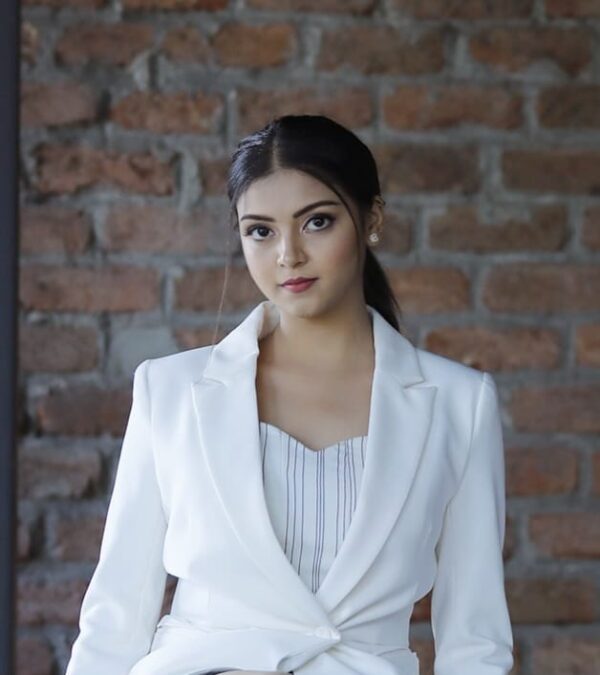 Yashu - Image 11